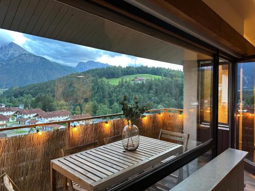 Surrounding environment, Flow Living I 118qm Design Maisonette mit Watzmannblick I Pool in Berchtesgaden