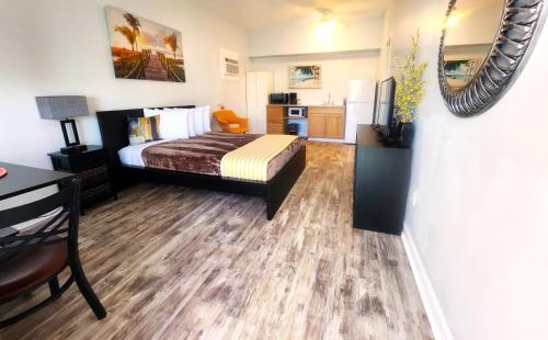Johns Pass Beach Motel