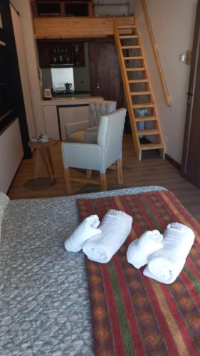 One-Bedroom Apartment image 3