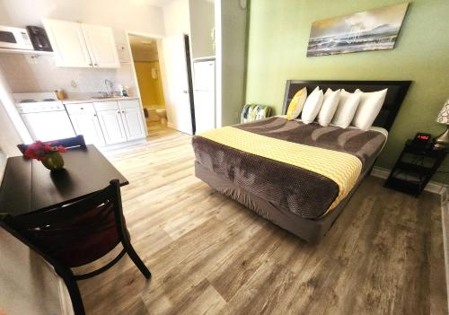 Johns Pass Beach Motel – Treasure Island, FL