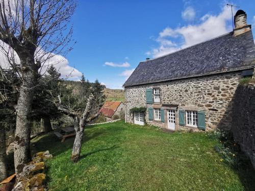 Maison cantalienne typique gîte à louer Rancilhac