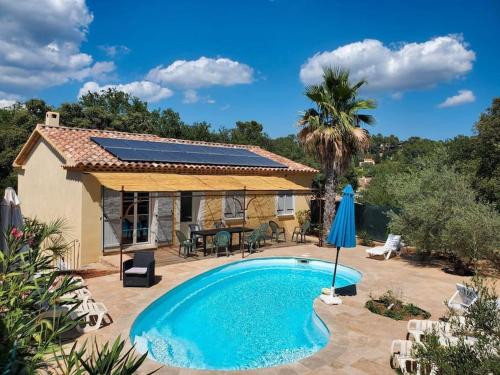 Villa 7 ch, piscine chau,22 pers gîte à louer Le Thoronet