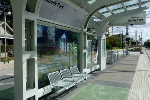 Hidden Cottage with Secret Garden Next To Light Rail Station in Houston, USA