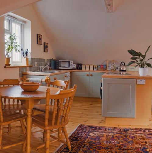 Kitchen, Sticklinch Farm Cottage Near Glastonbury town & walking distance for festival 4 beds sleeps 5 in West Pennard