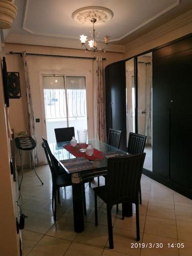 Naj'Appart TEMARA WIFAK CALME SITUÉ PRÉS DE LA GARE FERROVIAIRE 4 MIN A PIED (Naj'Appart TEMARA WIFAK CALME SITUE PRES DE LA GARE FERROVIAIRE 4 MIN A PIED) in Temara