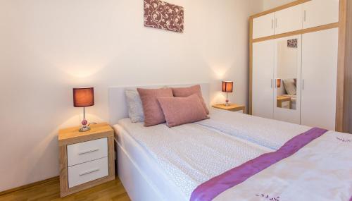 Colours Apartments Superior Studio with FREE Parking