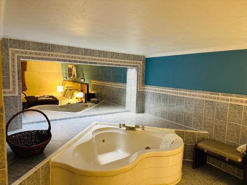 เดอะบอสตัน อินน์ (The Boston Inn) in เวสต์มินสเตอร์ (MD)