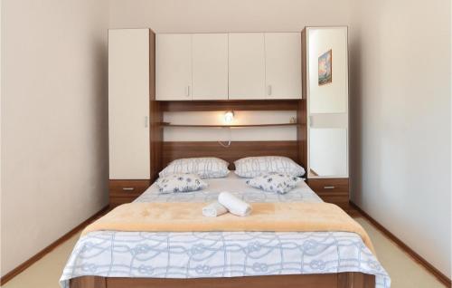 Holiday Home Sinj With A Fireplace 417 - Tap to explore photos