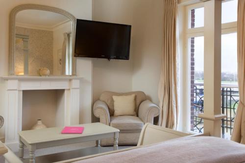 Bell Hotel
