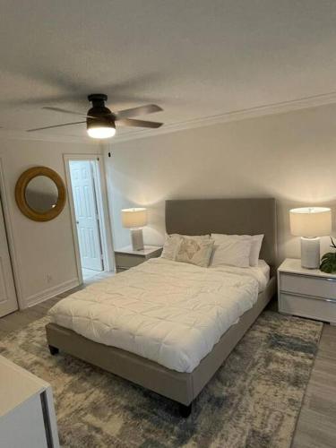Waterfront Apartment - Intracoastal View Suite! in Boca Raton, USA