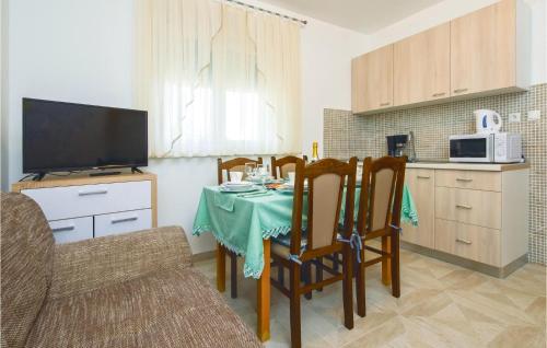 2 Bedroom Nice Apartment In Mali Rat