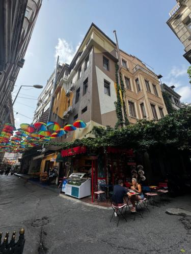 Nomad Hostel Karaköy - image 2