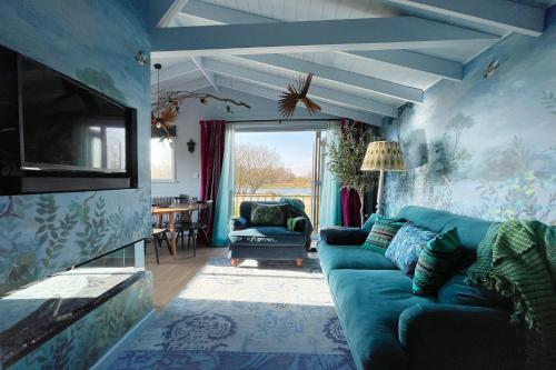 2 bedrooms, 3 beds