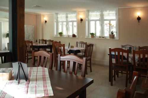 Cafe im Hof- Bed & Breakfast in Straufhain