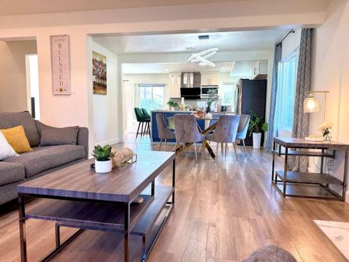 Jies Choice- Big single Family home 4B3B Getaway