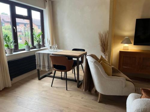 A Cozy Home Away from Home in เลียทเฮดทอร์เฮด