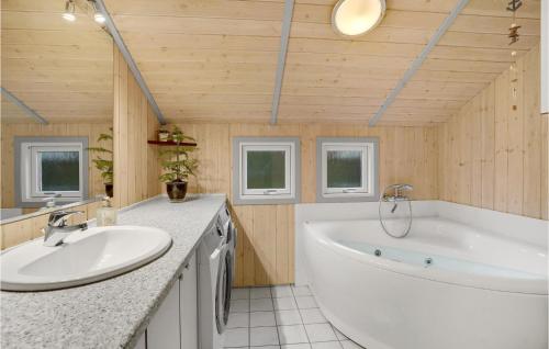 Bilik Mandi, 4 Bedroom Gorgeous Home In Haderslev in Haderslev