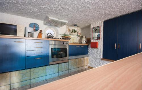 Stunning Home In Rogoznica With Sauna, Rogoznica (photo 10)