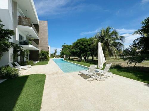 Peaceful haven overlooking the golf course