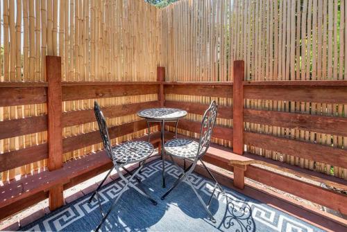 Facilities, Charming Space with Cozy Wood Deck in Tarzana
