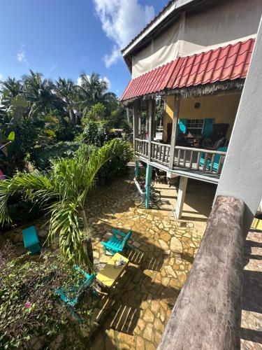 Skats, All Seasons Belize in Hopkinsa