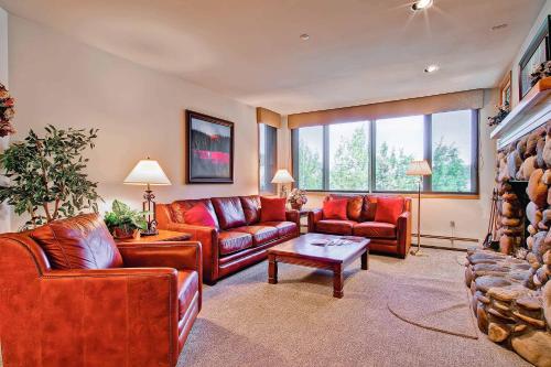 Highlands Lodge 201 by East West Hospitality