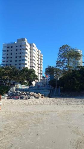 Exterior view, Apto Praia do Tombo near Quiosque Dinho's