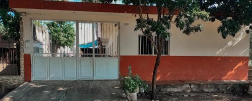 Acogedor Depto 2 Rec. 1 Baño, Cocina Equip in Apatzingán de la Constitución, Mexico