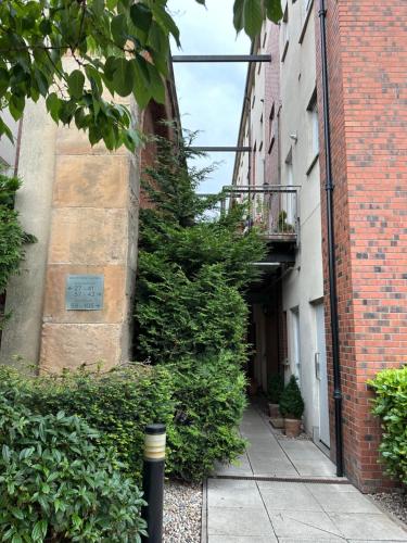 Stunning 2 bedroom apartment near Scotland Street School Museum