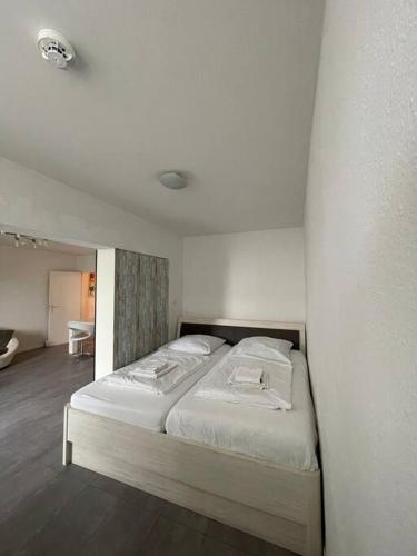 Attractive Flat near Charlottenburg & City Center