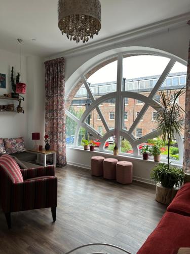 Stunning 2 bedroom apartment - Tap to explore photos