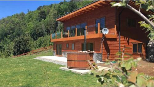 Parcela en bosque con hot tub