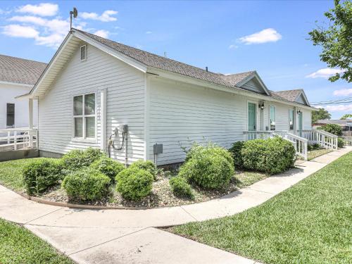 Coast Oaks Cottage 7 in Rockport, USA