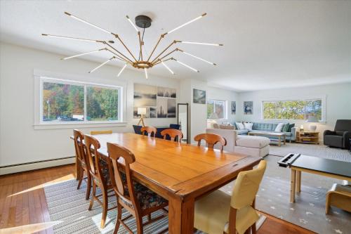 Enjoy this Spacious four bedroom Apartment in Killington, USA