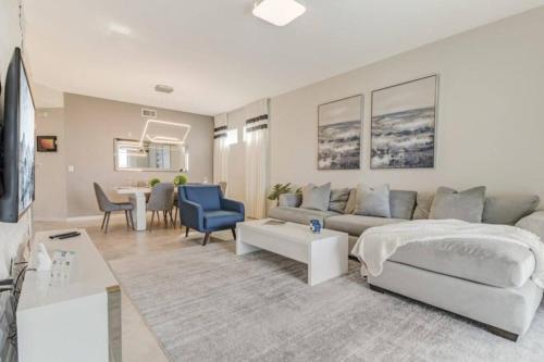 Gorgeous 3BR Condo near Disney - Free Water Park in Kissimmee, USA