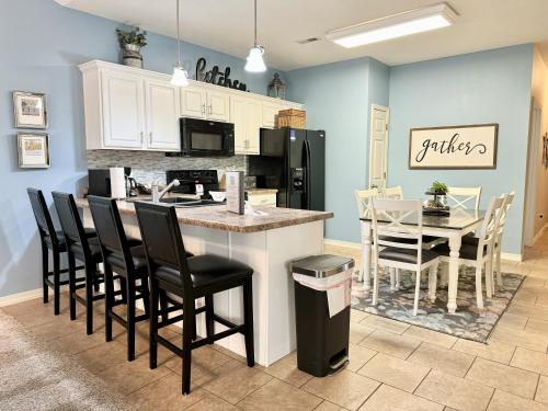 Upper level Condo A-7 in Hollister, USA