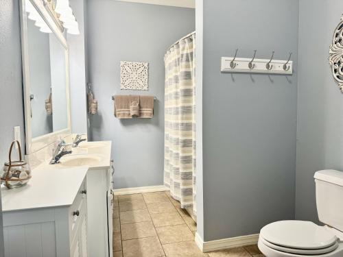 Upper level Condo A-7 in Hollister, USA