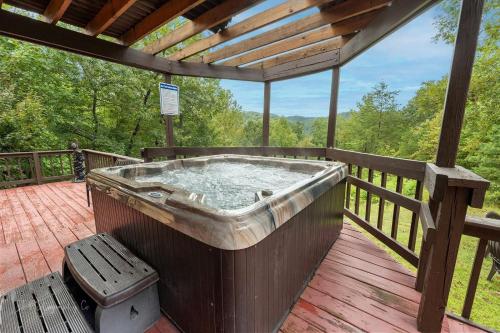 Enchanted Primrose Chalet #3709 Chalet in Sevierville, USA