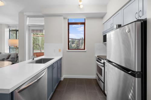 Alpenglow Lodge Two Bedroom Apartment with Private Hot Tub by MVA in Whistler, Canada