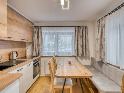Kitchen, Chalet Berggluck in Sellrain
