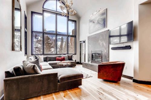 Highlands Lodge 402 by East West Hospitality in Beaver Creek, USA