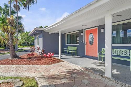 Chic Getaway Near Wilton Drive l Your Urban Escape in Fort Lauderdale, USA
