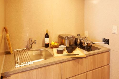 Deluxe Japanese Room with Washing Machine image 10
