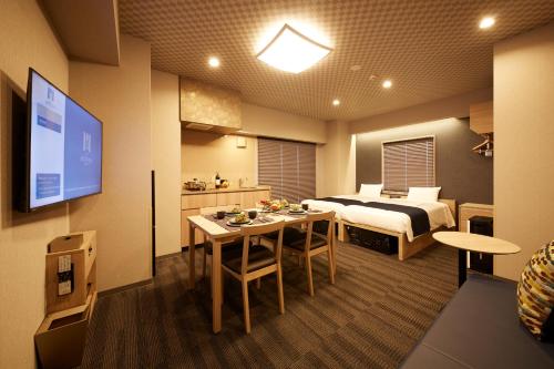 Superior Family Room with Washing Machine image 9