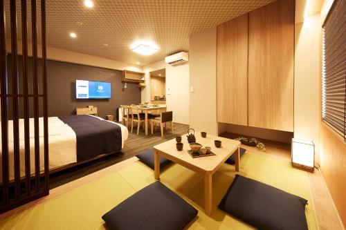 Deluxe Japanese Room with Washing Machine image 5