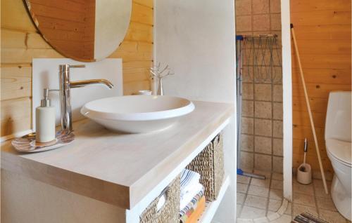 浴室, 2 Bedroom Cozy Home In Hovborg in 霍堡