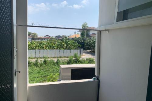 Balcony/terrace, Na Nont Apartment Pak Kret near The National Anti-Corruption Commission