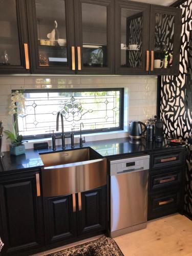 Kitchen, Luxury Farm Escape Tiny Home New Plymouth-Egmont Village in Inglewood