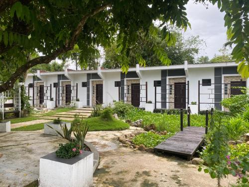 . Joyce Garden Hotel