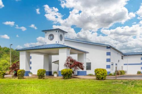 . Quality Inn Ripley